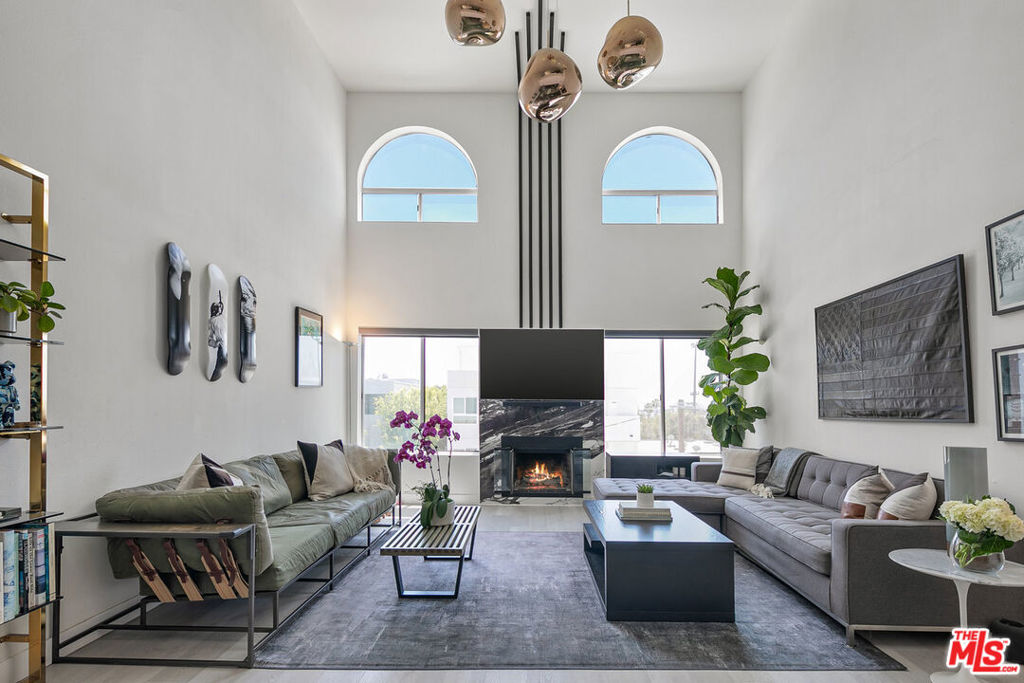 1250 S WESTGATE Avenue Unit: 302