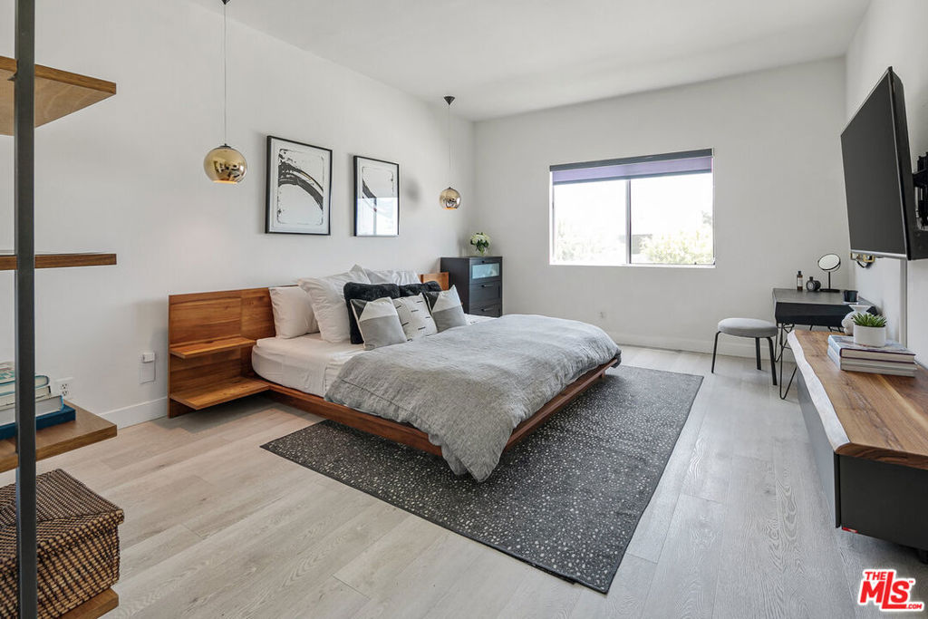 1250 S WESTGATE Avenue Unit: 302