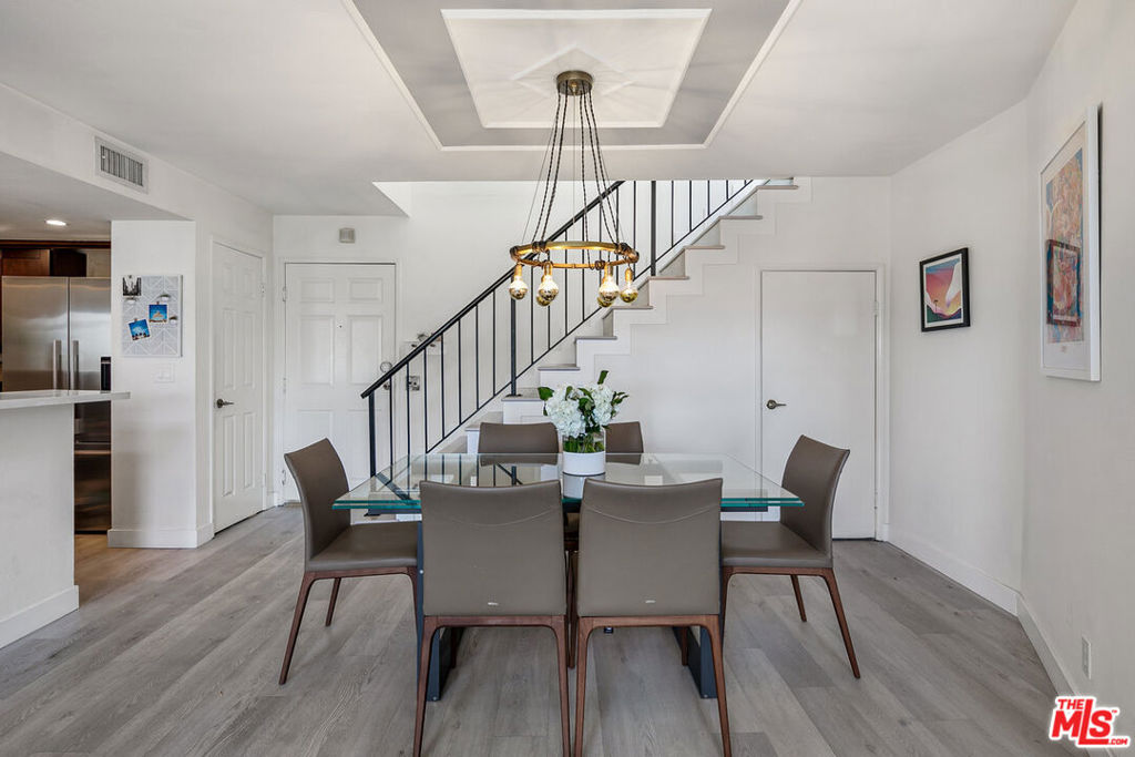 1250 S WESTGATE Avenue Unit: 302