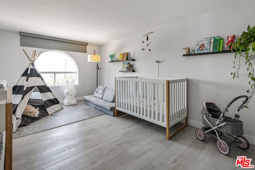 1250 S WESTGATE Avenue Unit: 302