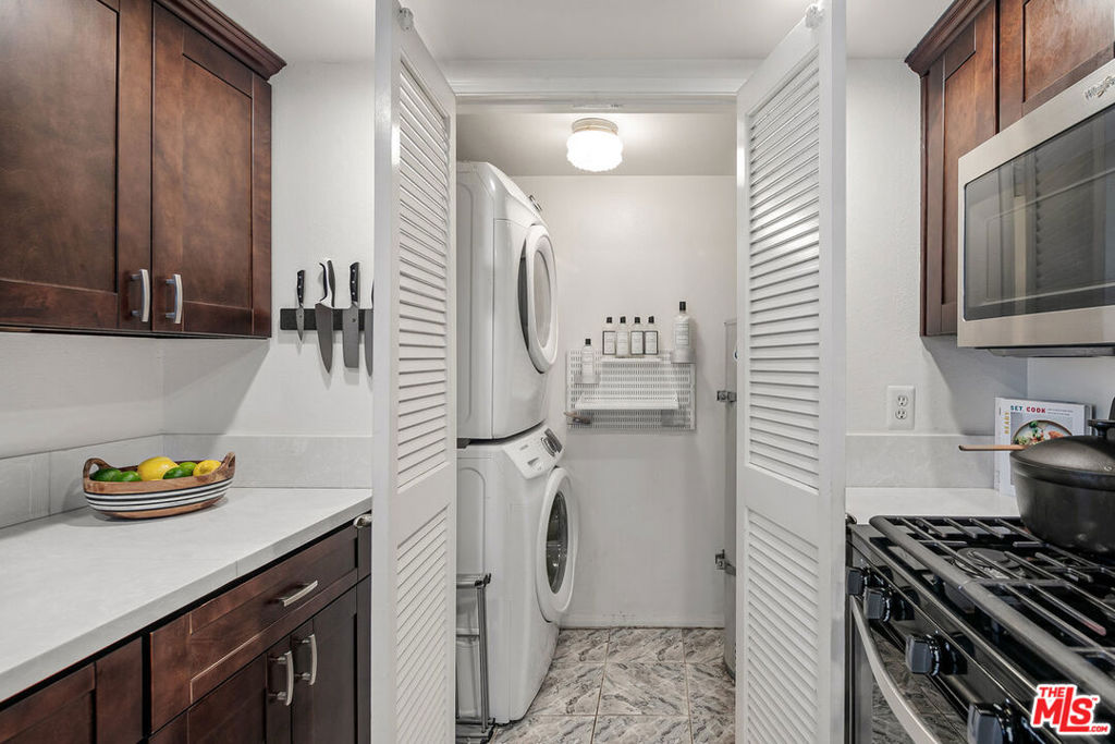 1250 S WESTGATE Avenue Unit: 302