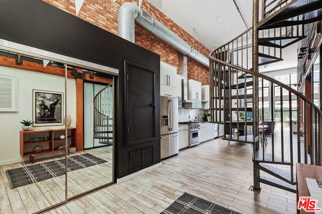 4115 GLENCOE Avenue Unit: 108