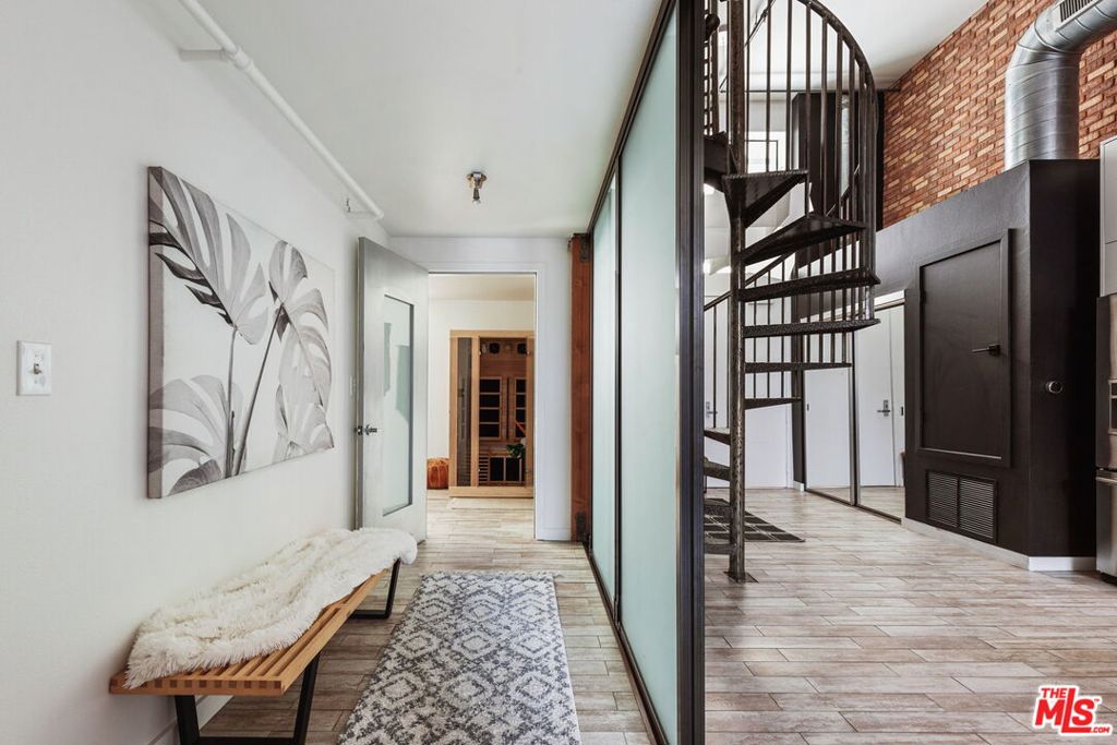 4115 GLENCOE Avenue Unit: 108