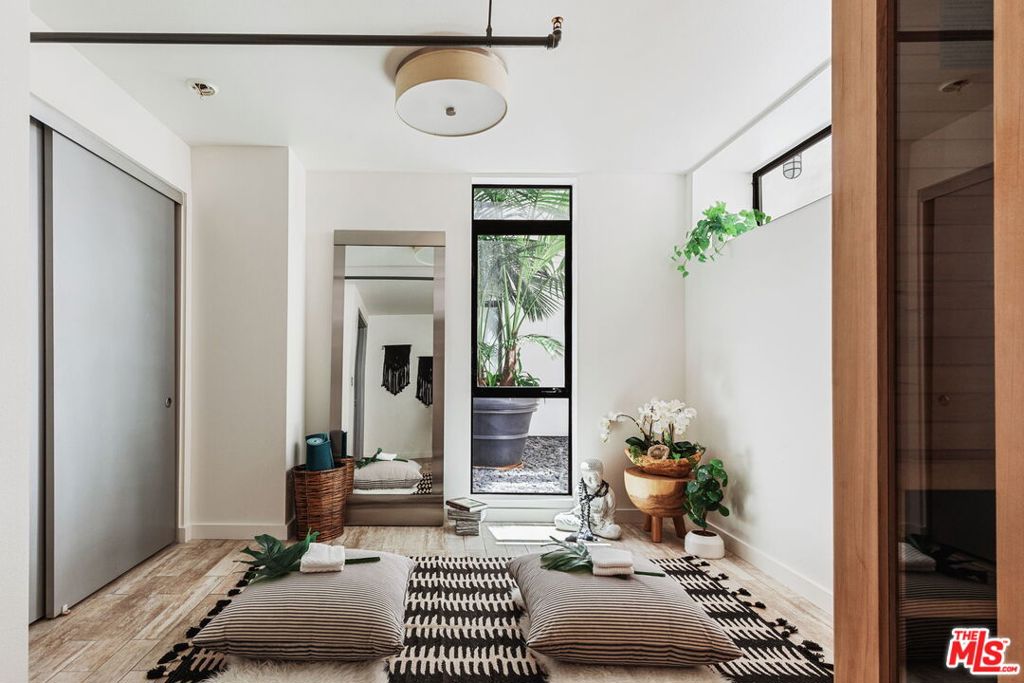 4115 GLENCOE Avenue Unit: 108