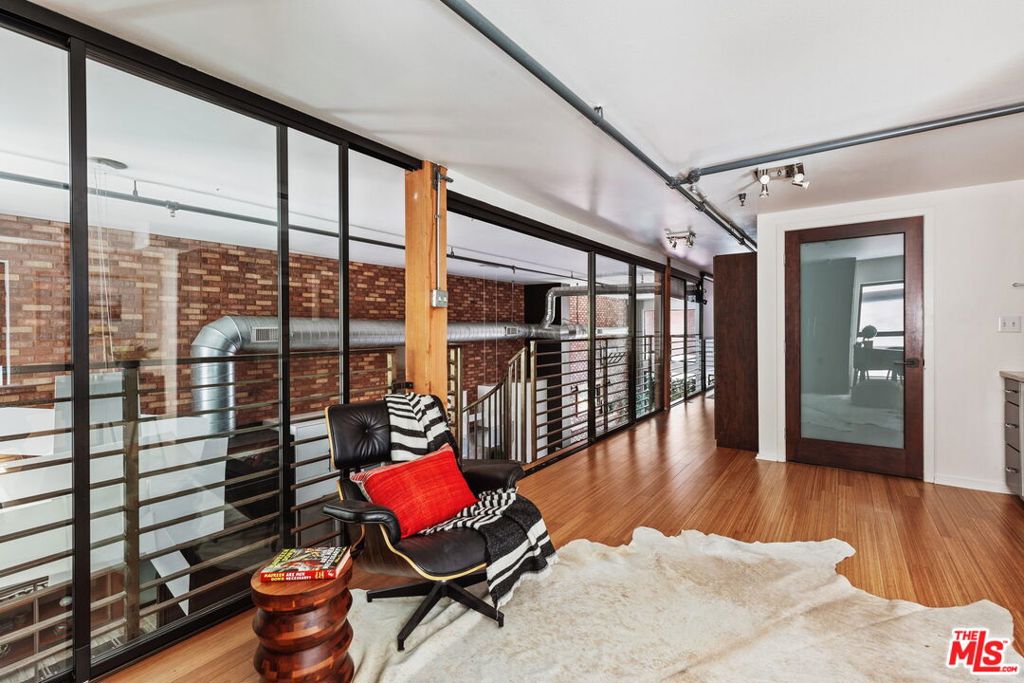 4115 GLENCOE Avenue Unit: 108