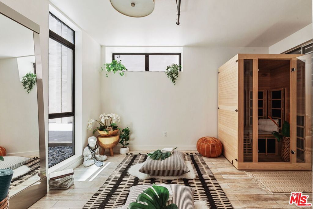 4115 GLENCOE Avenue Unit: 108
