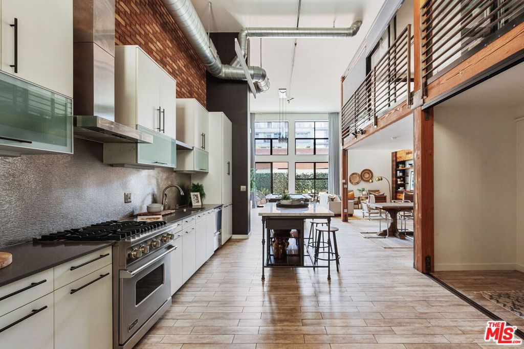 4115 GLENCOE Avenue Unit: 108