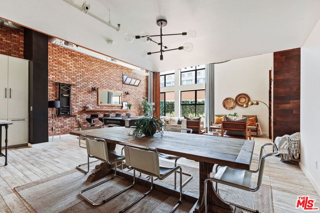 4115 GLENCOE Avenue Unit: 108