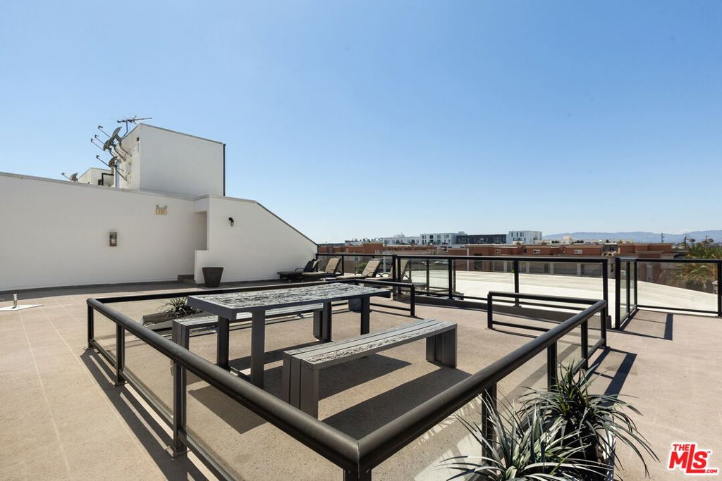 4115 GLENCOE Avenue Unit: 108