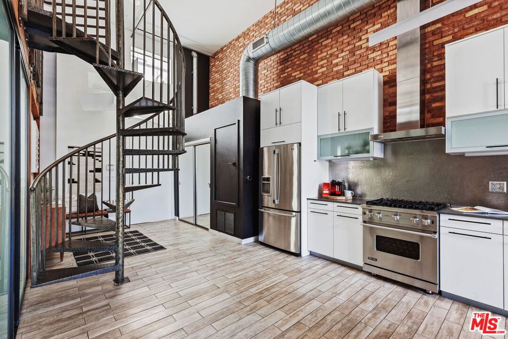 4115 GLENCOE Avenue Unit: 108