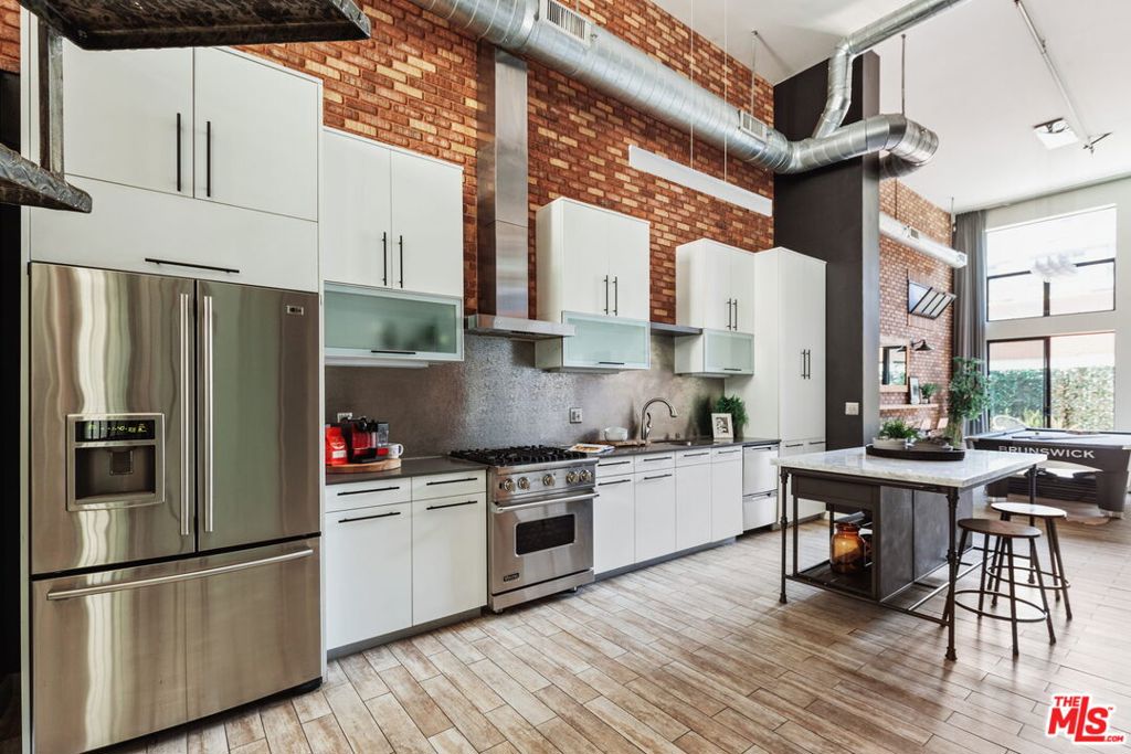 4115 GLENCOE Avenue Unit: 108