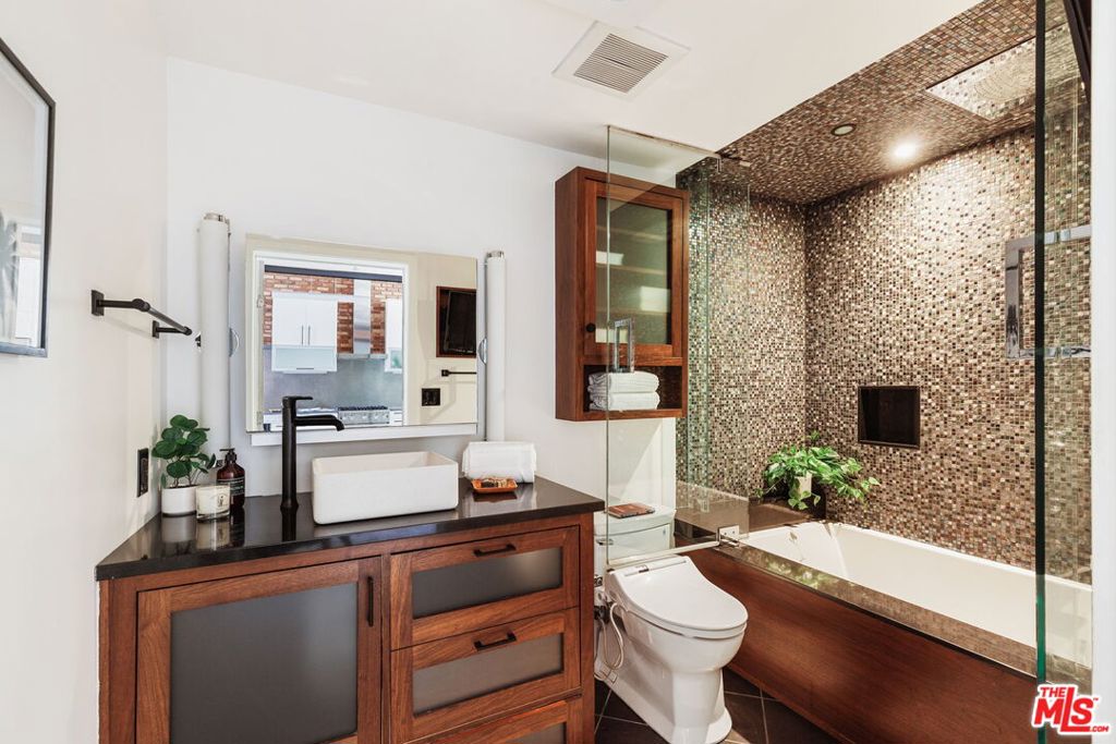4115 GLENCOE Avenue Unit: 108
