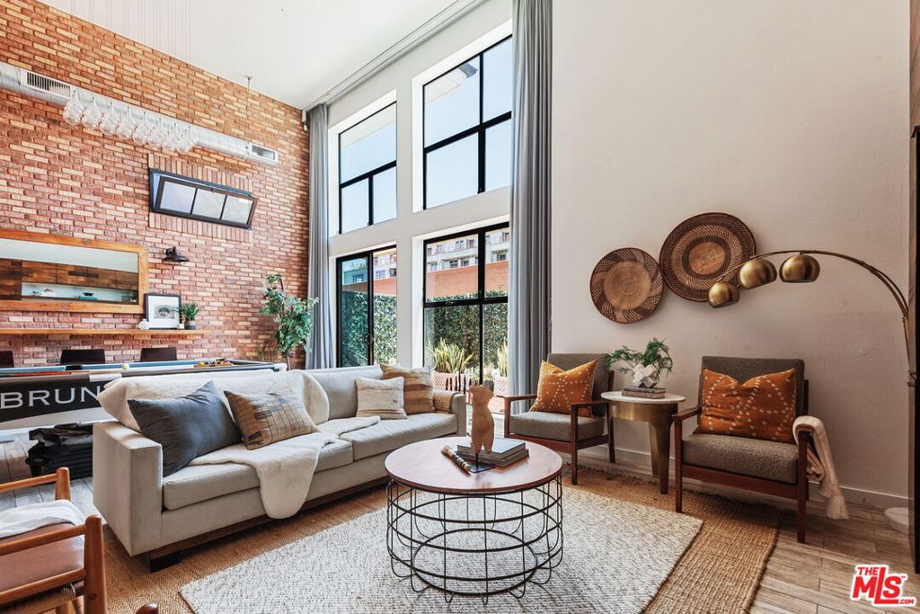 4115 GLENCOE Avenue Unit: 108