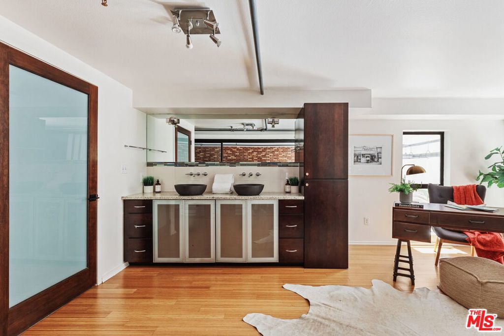 4115 GLENCOE Avenue Unit: 108
