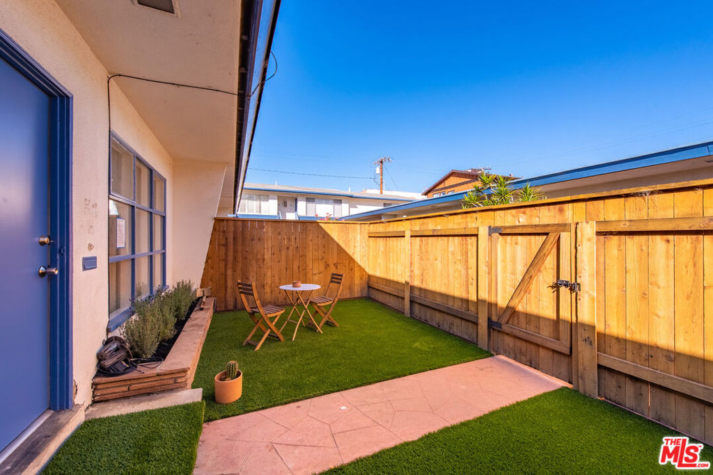 1625 Centinela Avenue Unit: G