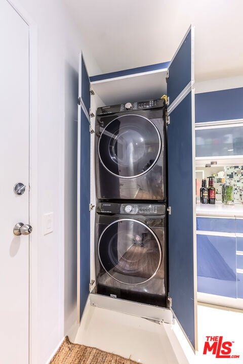 1015 N Kings Road Unit: 205