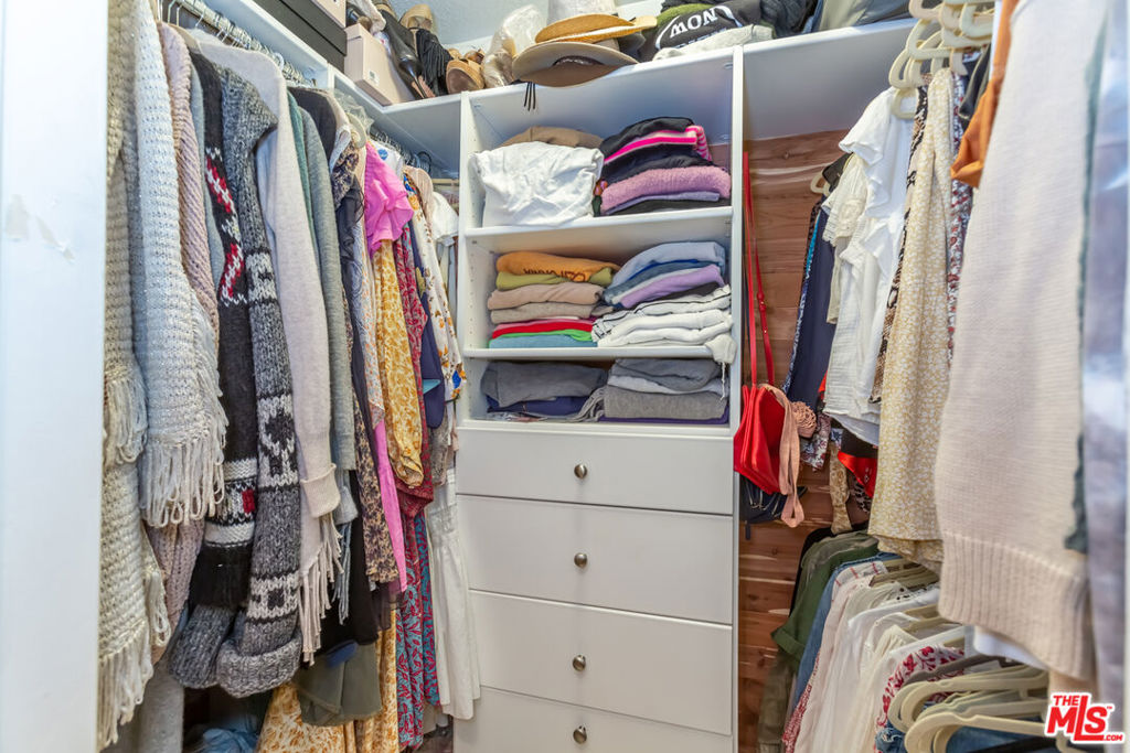 1015 N Kings Road Unit: 205