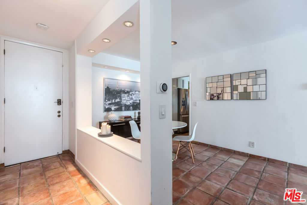 1010 N Kings Road Unit: 308