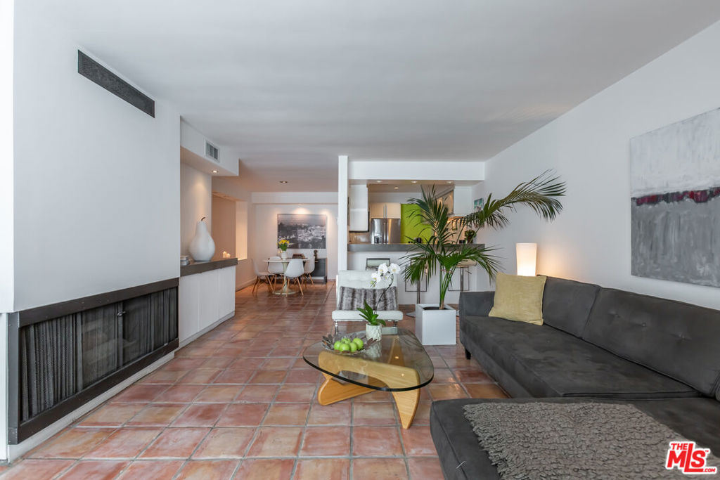 1010 N Kings Road Unit: 308