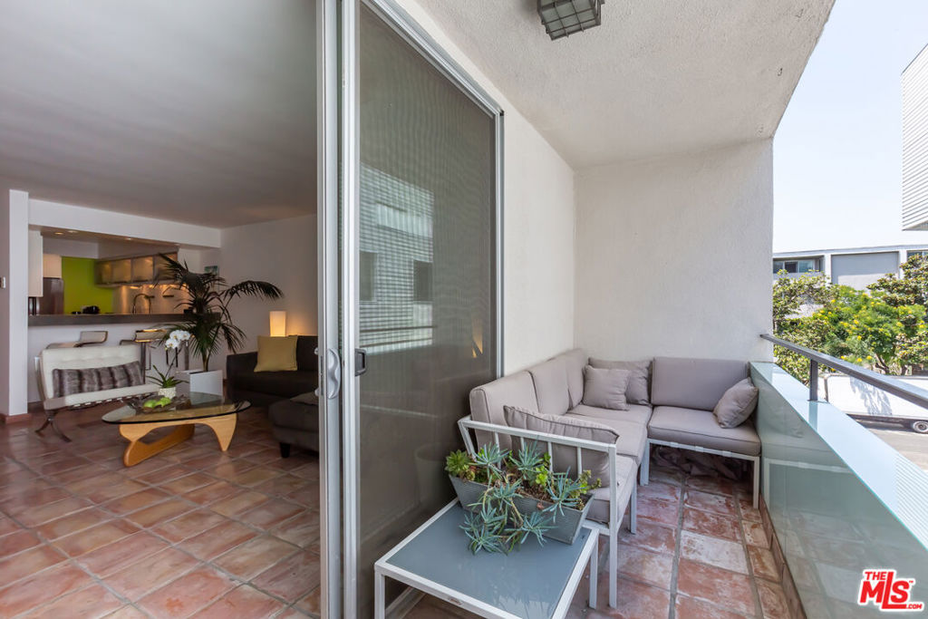 1010 N Kings Road Unit: 308