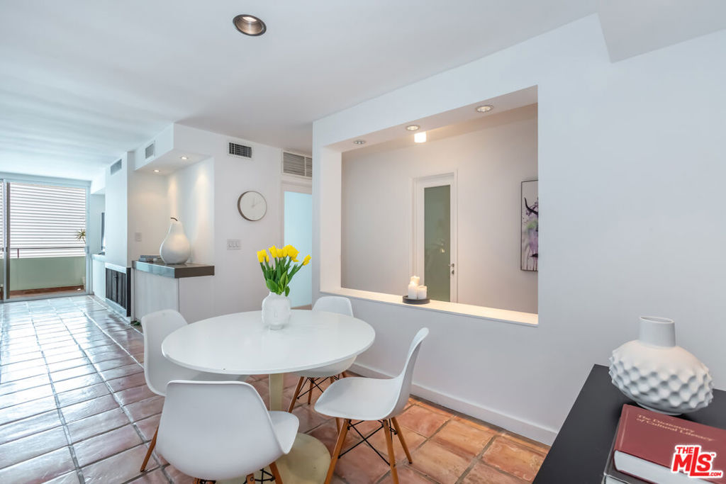 1010 N Kings Road Unit: 308