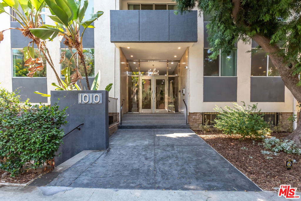 1010 N Kings Road Unit: 308