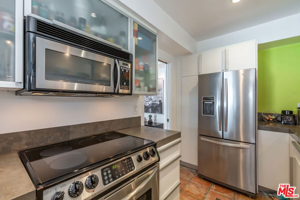 1010 N Kings Road Unit: 308