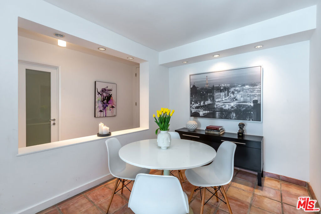 1010 N Kings Road Unit: 308