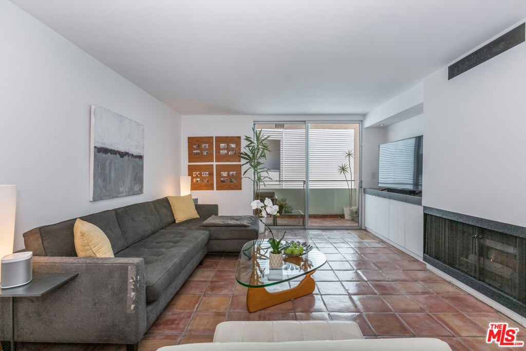 1010 N Kings Road Unit: 308