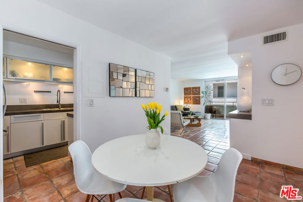 1010 N Kings Road Unit: 308