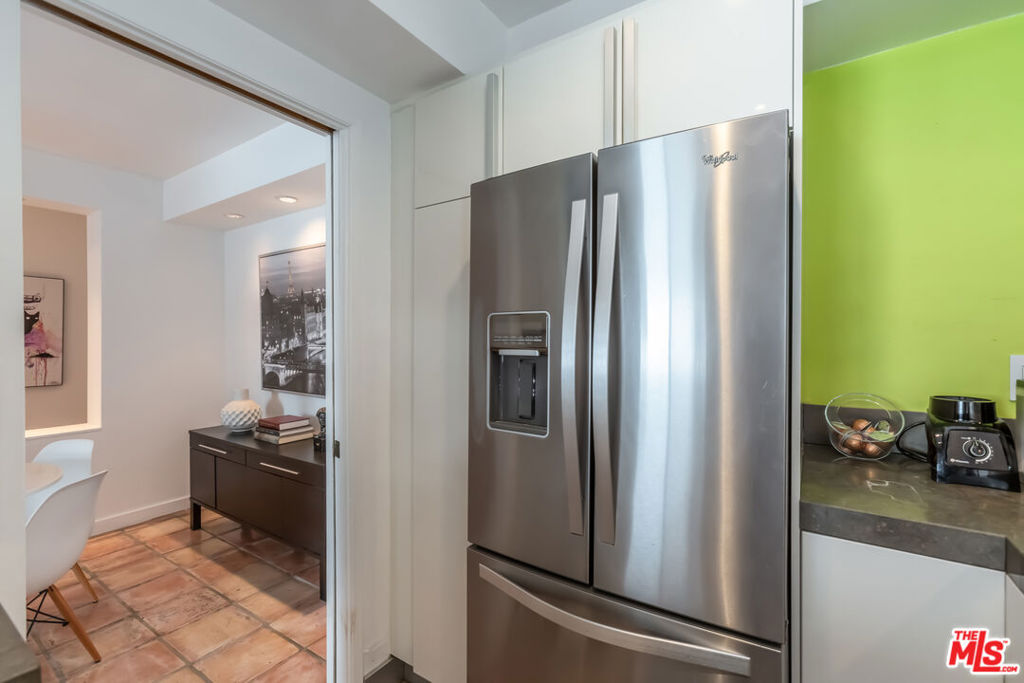 1010 N Kings Road Unit: 308