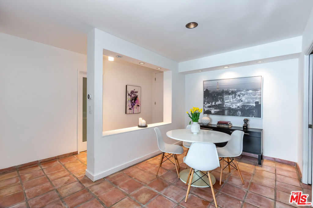 1010 N Kings Road Unit: 308