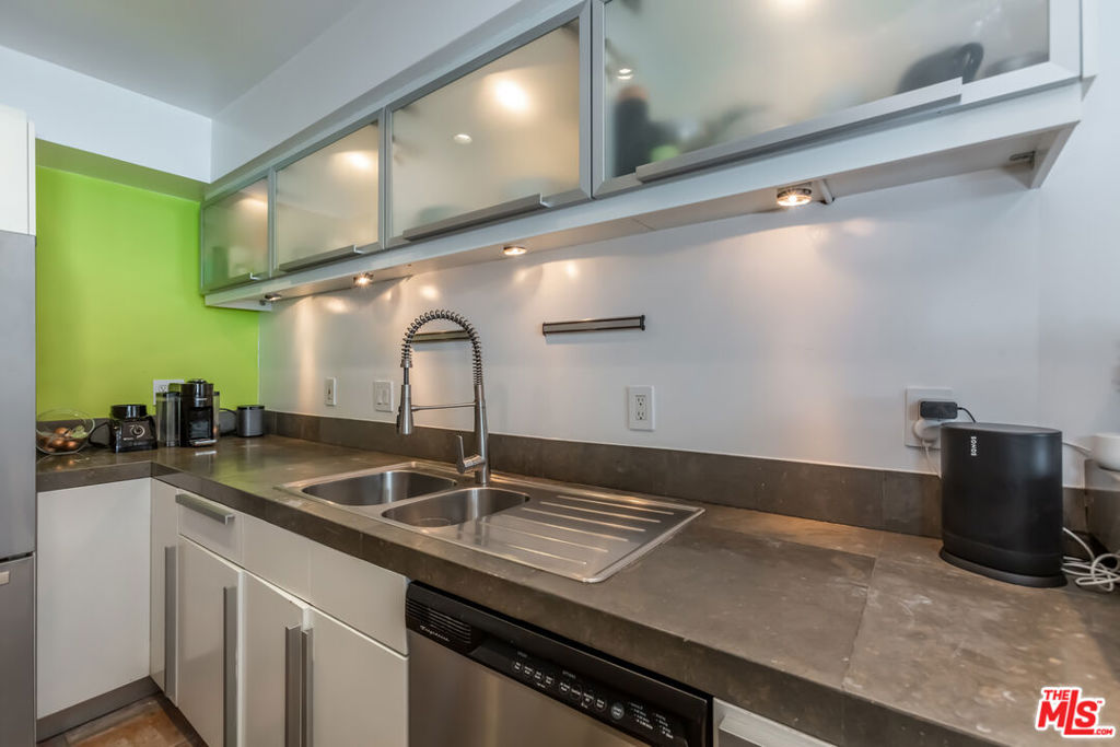 1010 N Kings Road Unit: 308
