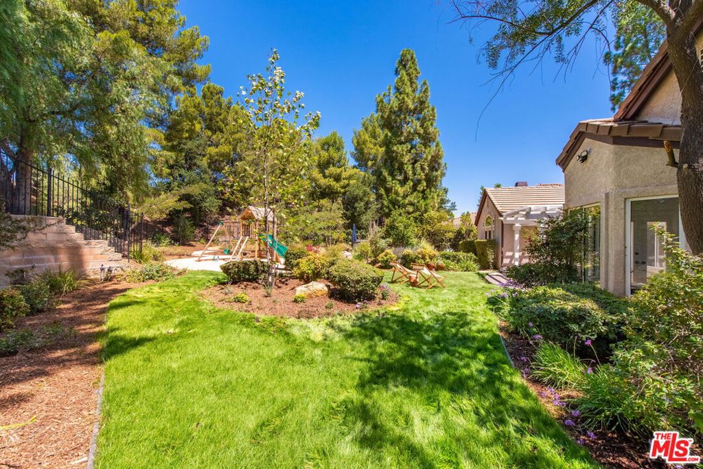 21212 Stoneford Court