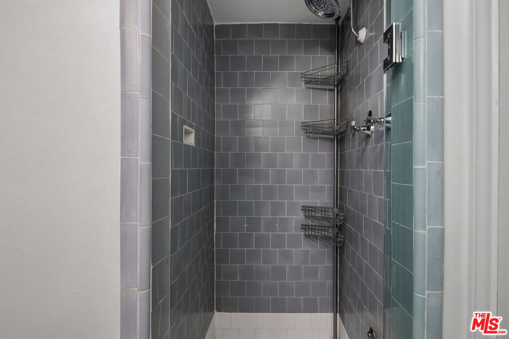 1416 Havenhurst Drive Unit: 3A 