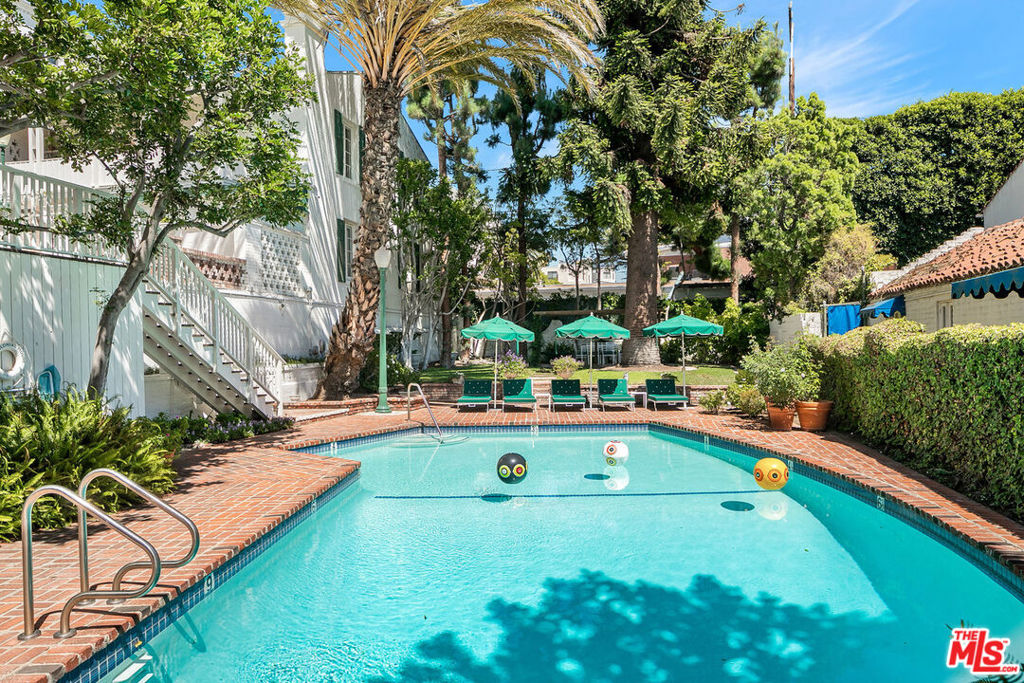 1416 Havenhurst Drive Unit: 3A 