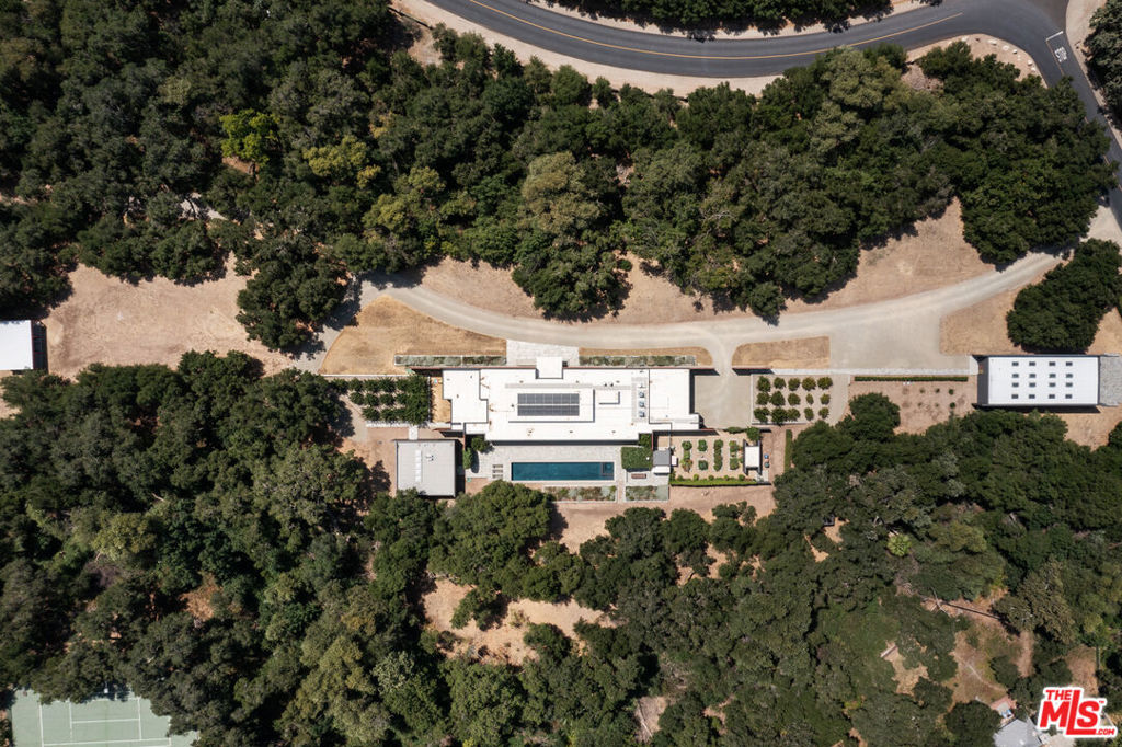 1090 Shokat Drive