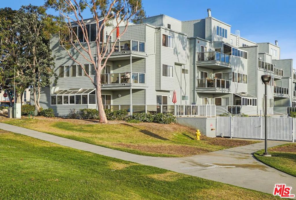 220 The Village Unit: 304