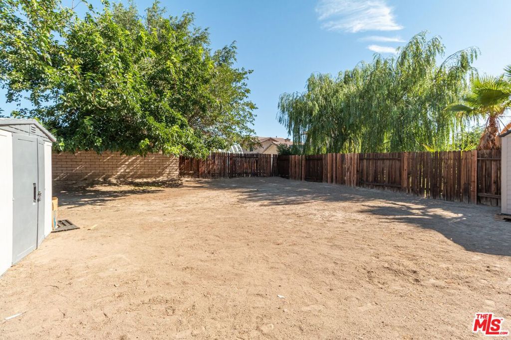 1217 W Avenue H4