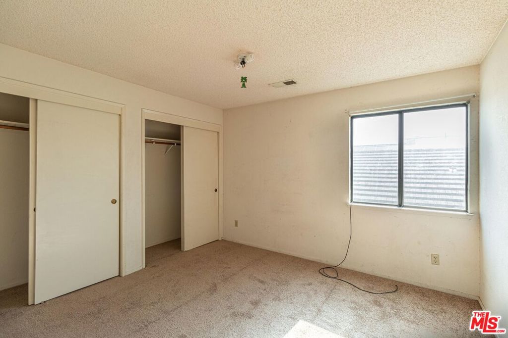 1217 W Avenue H4