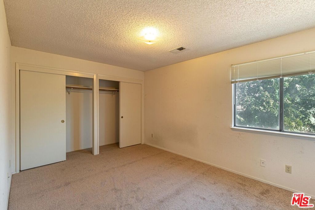 1217 W Avenue H4