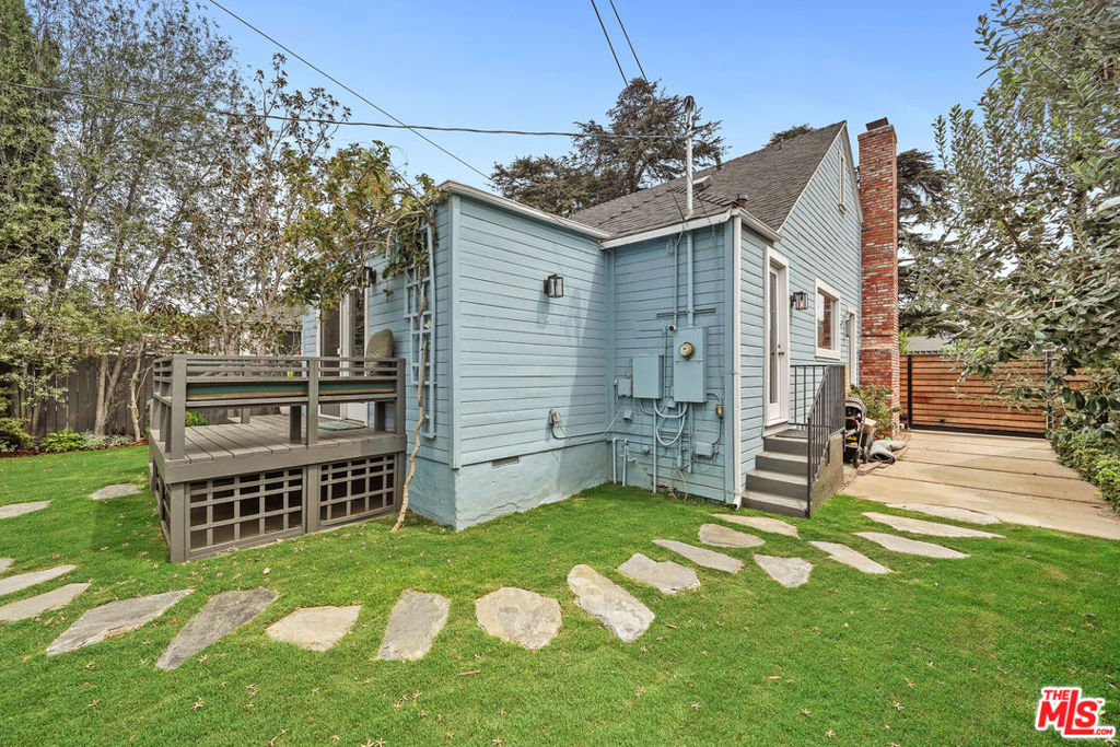 329 N Windsor Boulevard