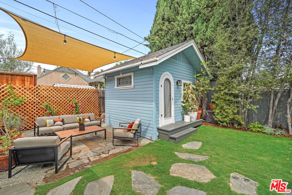 329 N Windsor Boulevard