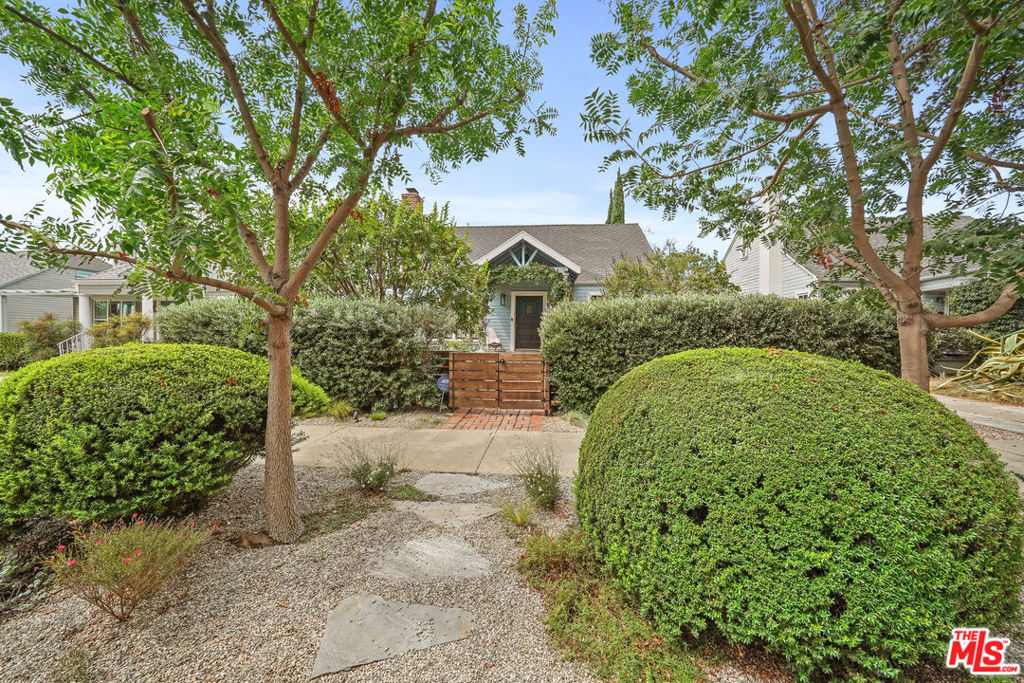 329 N Windsor Boulevard