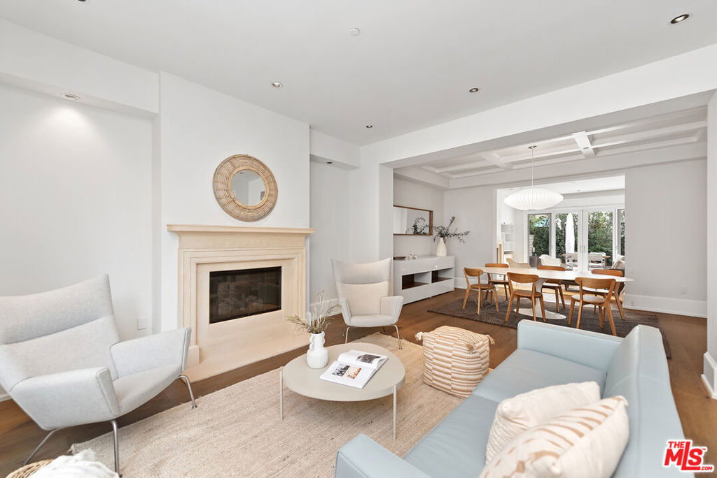 823 S Bundy Drive Unit: 112
