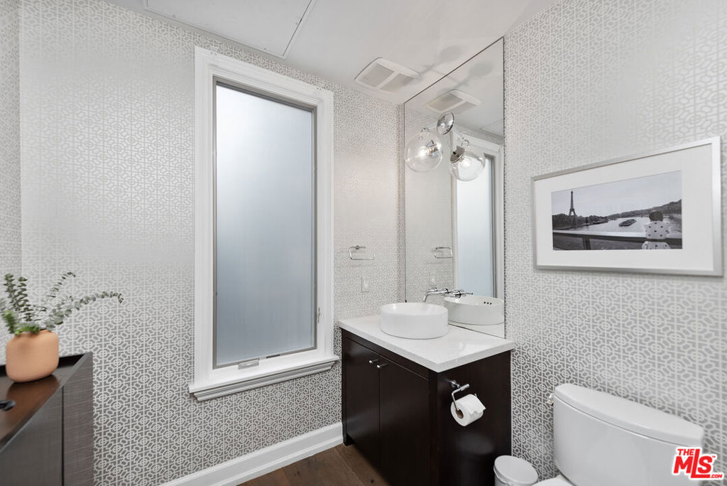 823 S Bundy Drive Unit: 112