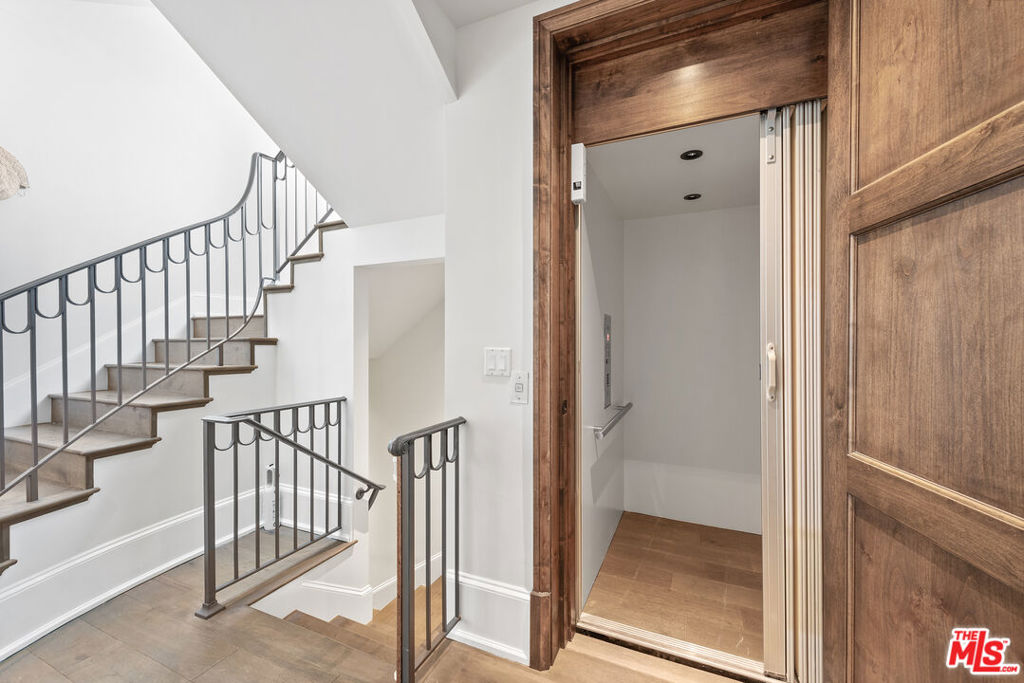 823 S Bundy Drive Unit: 112