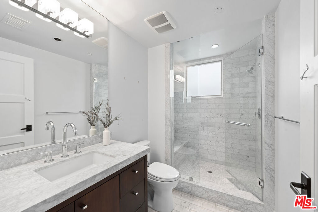 823 S Bundy Drive Unit: 112