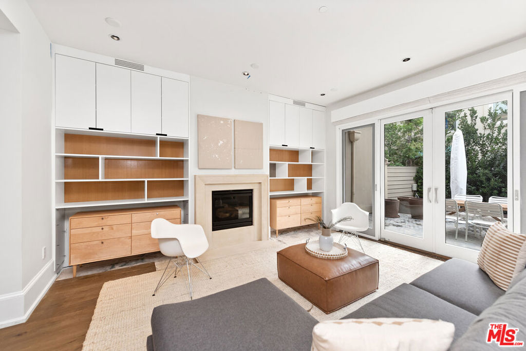 823 S Bundy Drive Unit: 112