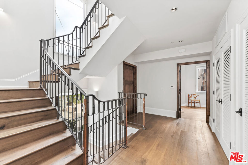 823 S Bundy Drive Unit: 112
